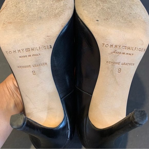 Tommy Hilger Women's Navy Blue Pumps.  Size 8 - Picture 5 of 6